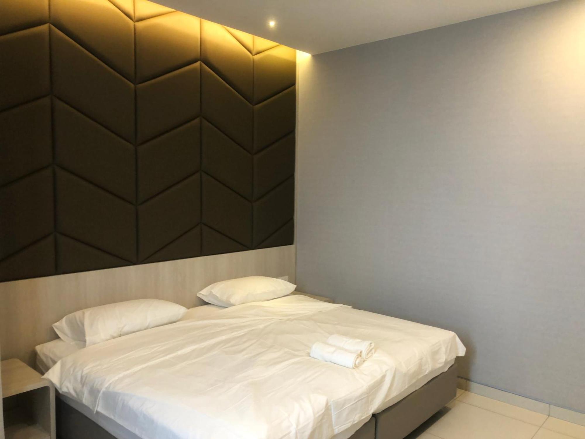 M And S At Societe Sri Hartamas, Mont Kiara Apartment *